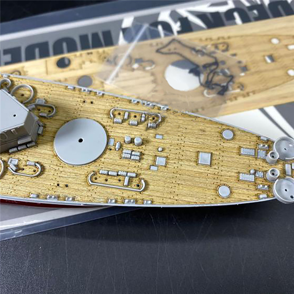 Model Kit Uss Iowa - 1/700 Scale Wooden Deck & Anchor
