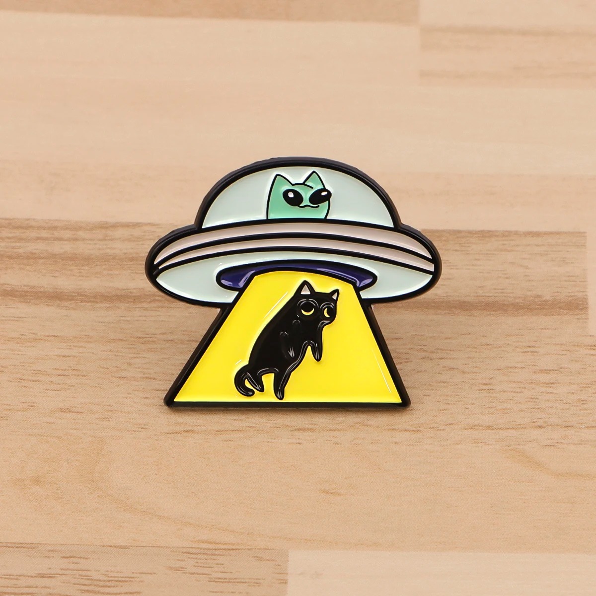 UFO Alien Enamel Pin Black Cat - Model Kit Ufo incelemesi ve fiyatı
