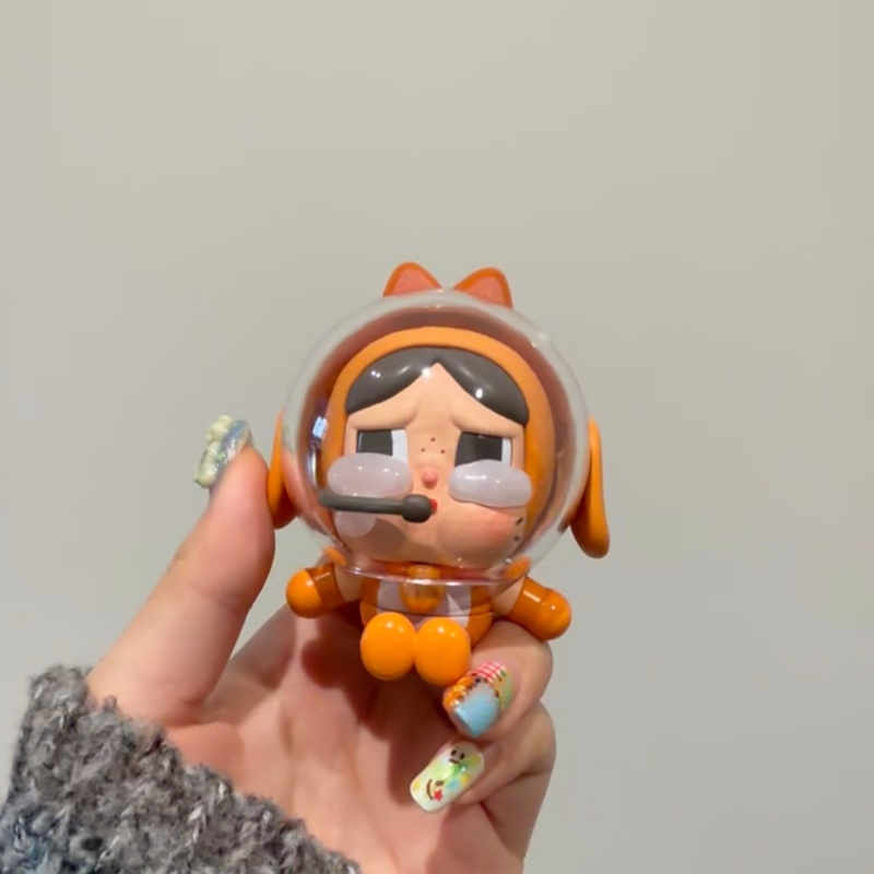 Genuine Popmart Crybaby Space  - Model Kit Figures incelemesi ve fiyatı